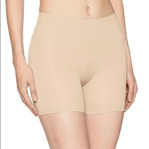 Yummie Women’s Ultralight Seamless Shapewear Short